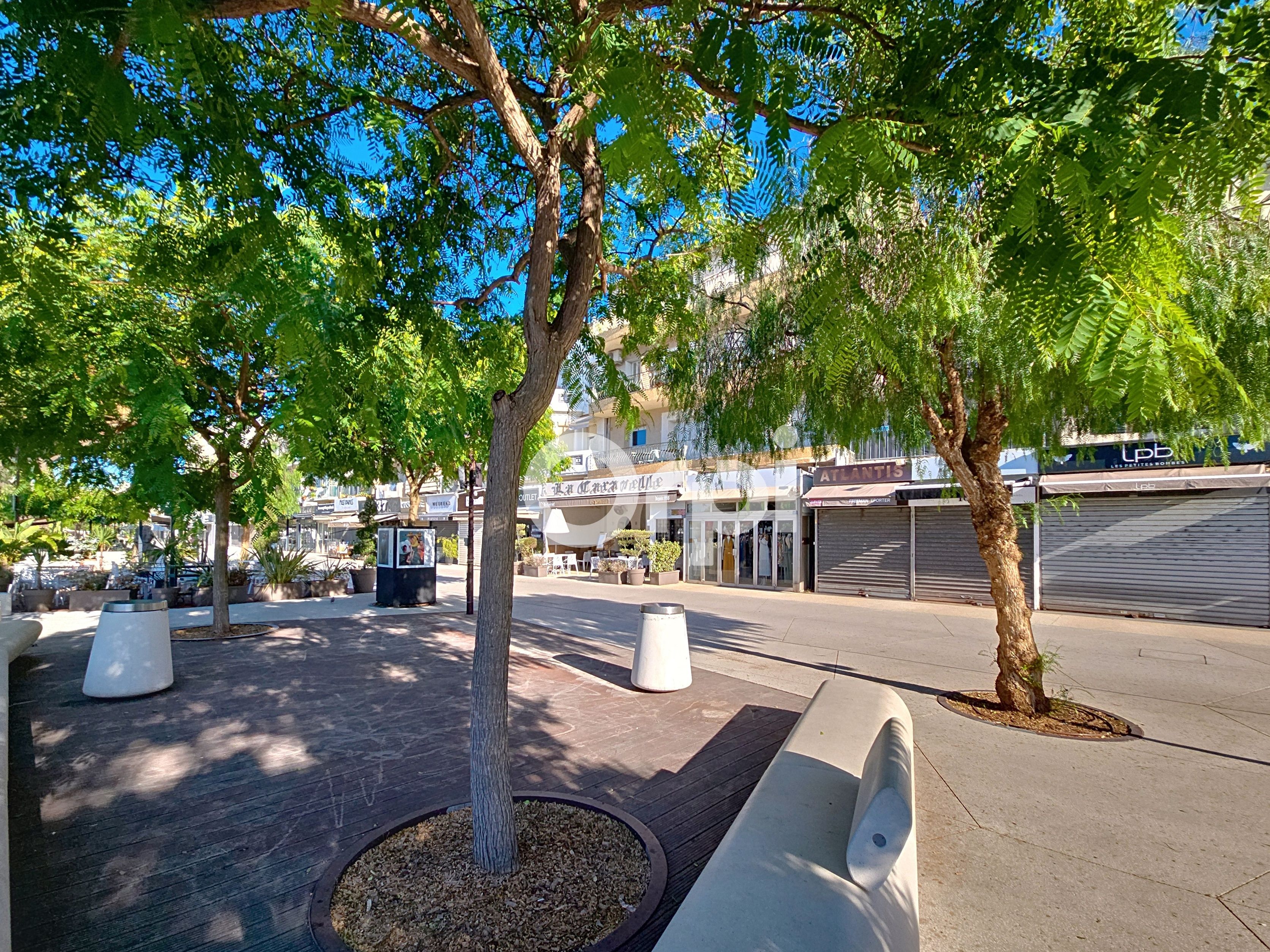 Local Commercial - BANDOL